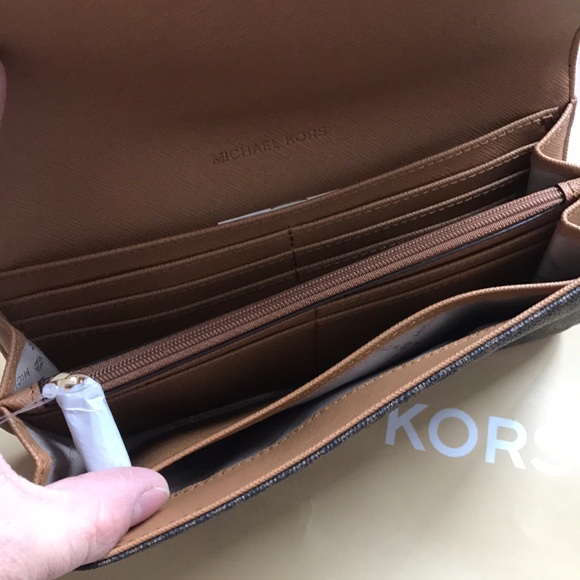 💯🆕mk Fulton wallet🆕brown /full size large - Picture 5 of 5